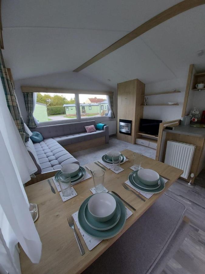 Woofles Luxury Caravan At Knaresborough Lido Dış mekan fotoğraf