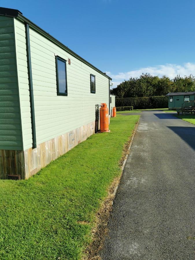 Woofles Luxury Caravan At Knaresborough Lido Dış mekan fotoğraf