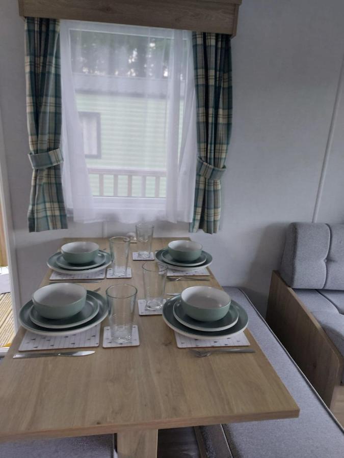 Woofles Luxury Caravan At Knaresborough Lido Dış mekan fotoğraf