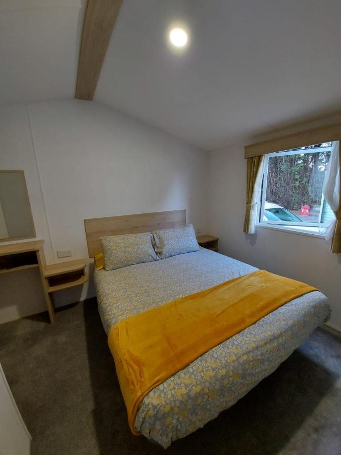 Woofles Luxury Caravan At Knaresborough Lido Dış mekan fotoğraf